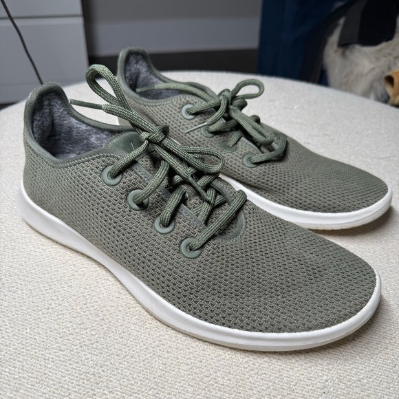 allbirds Other - Allbirds Green and White Sneakers Lightweight Knit Design